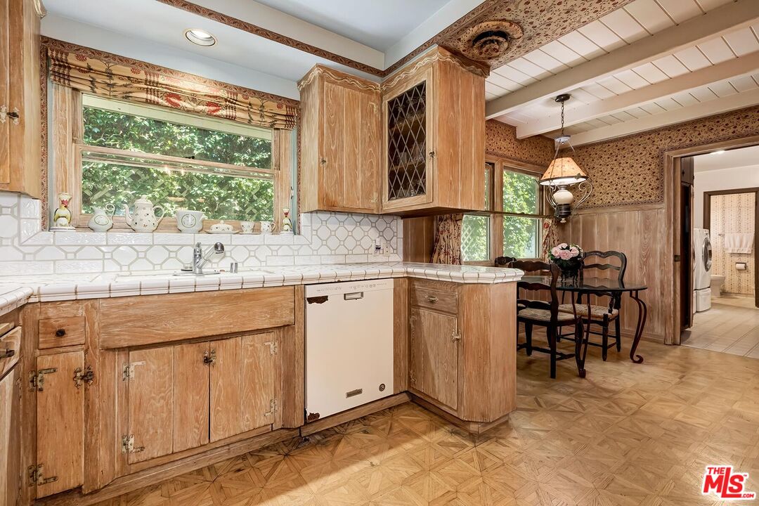 10422 Sunset Boulevard Los Angeles, CA 90077 - Photo 23 of 39