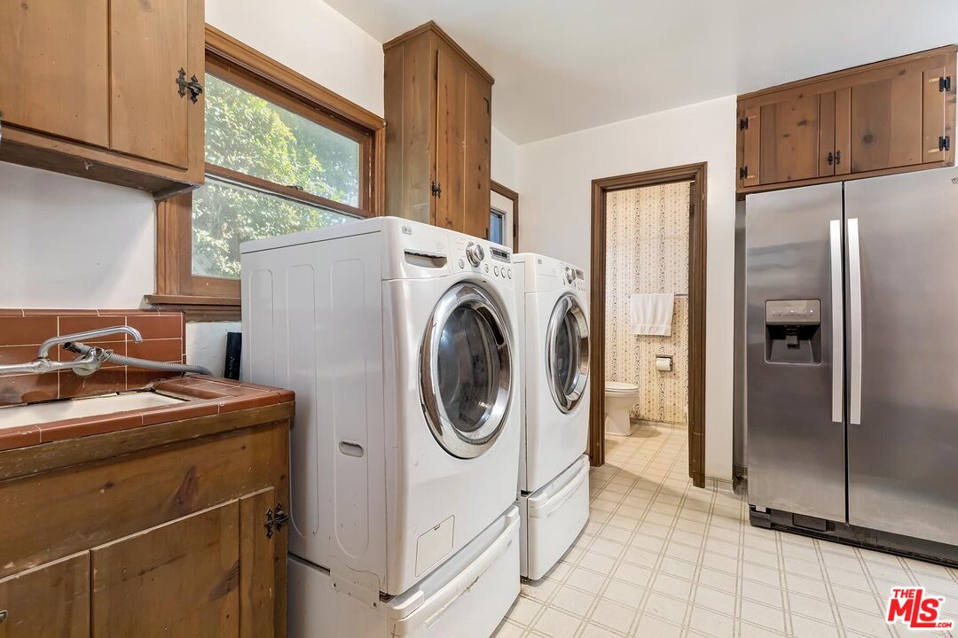 10422 Sunset Boulevard Los Angeles, CA 90077 - Photo 27 of 39