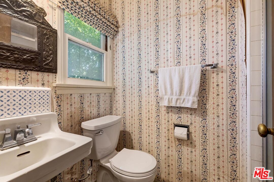 10422 Sunset Boulevard Los Angeles, CA 90077 - Photo 29 of 39