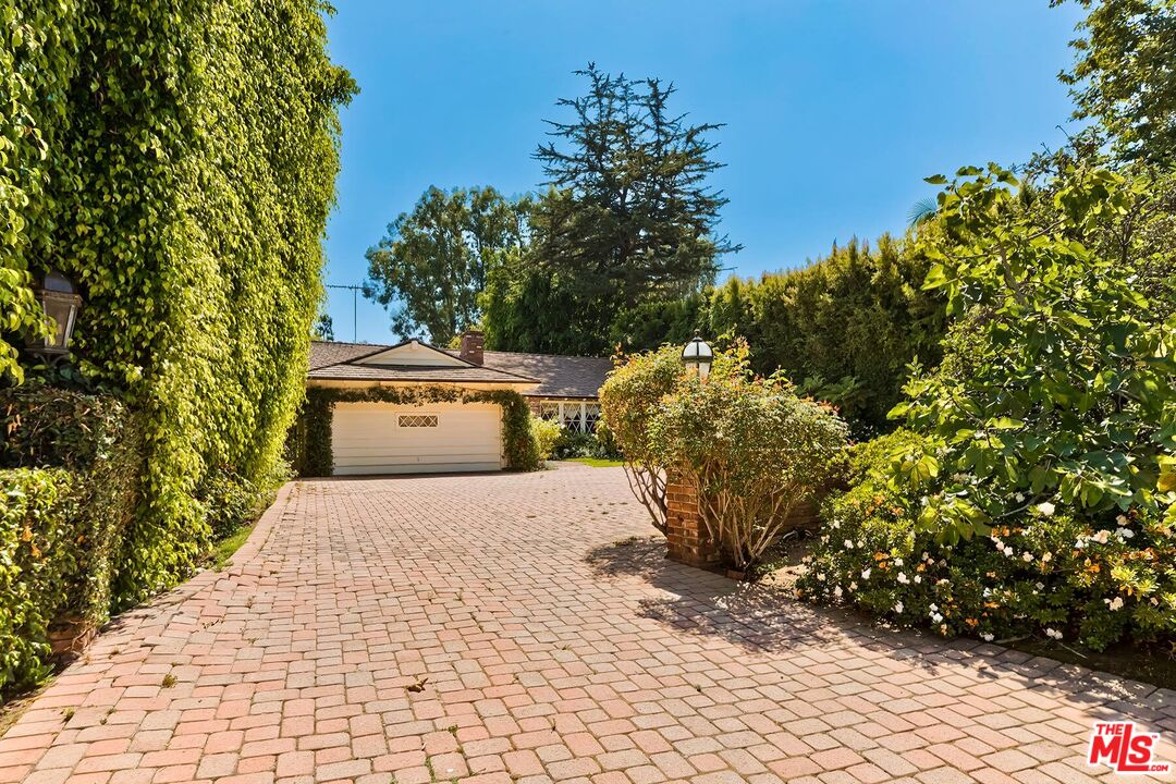 10422 Sunset Boulevard Los Angeles, CA 90077 - Photo 5 of 39