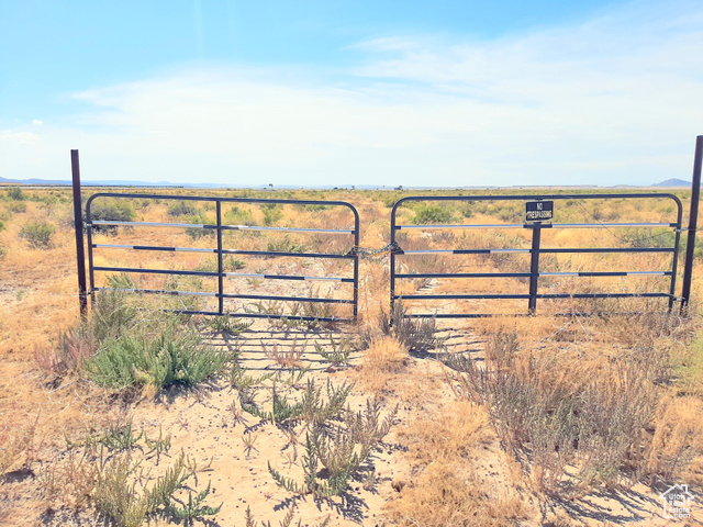 Interstate Highway Thompson, UT 84540 - Photo 5 of 10 Gate to short air strip.
