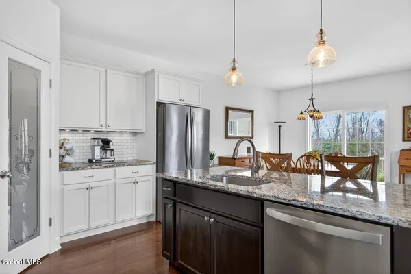 $527,900 | 1 Ordelia Lane, Round Lake, NY 12151