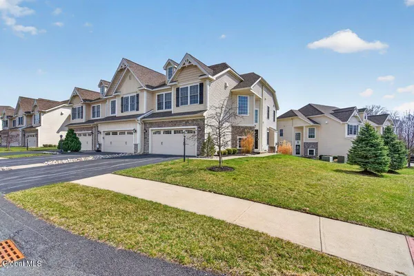 $527,900 | 1 Ordelia Lane, Round Lake, NY 12151
