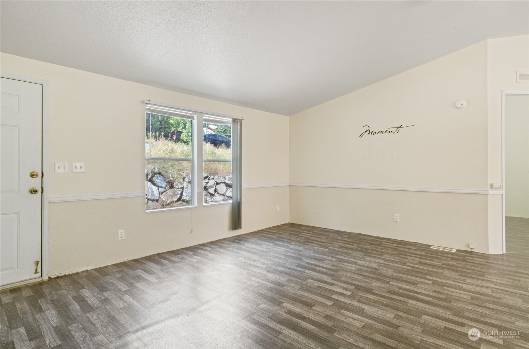 3509 Hansel Lane Peshastin, WA 98847 - Photo 13 of 33 an empty room with window