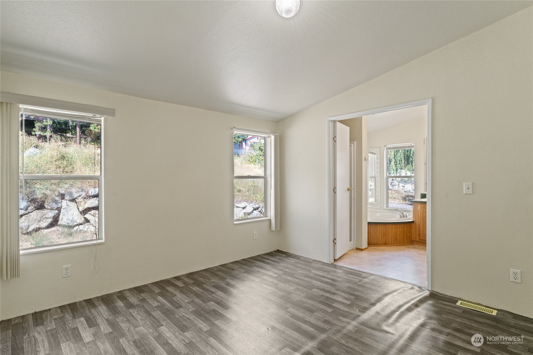 3509 Hansel Lane Peshastin, WA 98847 - Photo 15 of 33 a view of an empty room and window