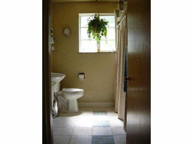 3459 Redding Road Columbus, OH 43221 - Photo 7 of 10
