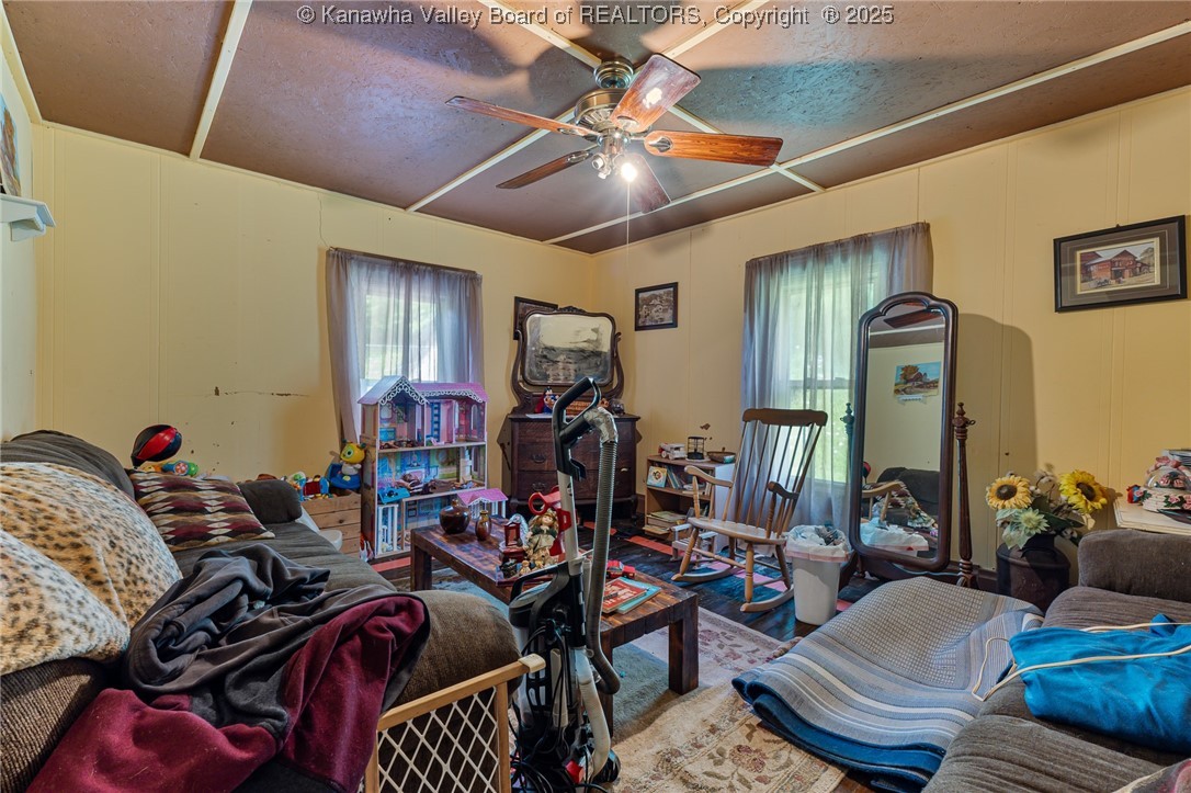 1070 Maple Run Road Looneyville, WV 25259 - Photo 18 of 32 Gallery Image 18