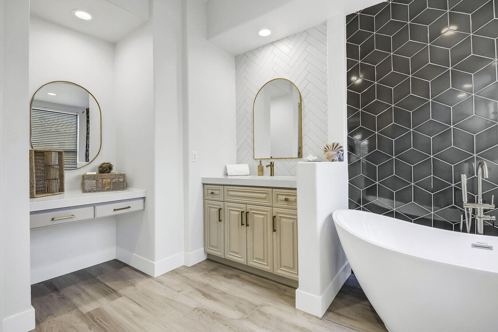 48573 Cascade Street Indio, CA 92201 - Photo 20 of 40 bathroom