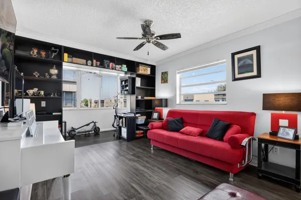 $1,900 | 48 Burgundy Avenue, Unit A, Delray Beach, FL 33484