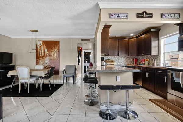 $1,900 | 48 Burgundy Avenue, Unit A, Delray Beach, FL 33484