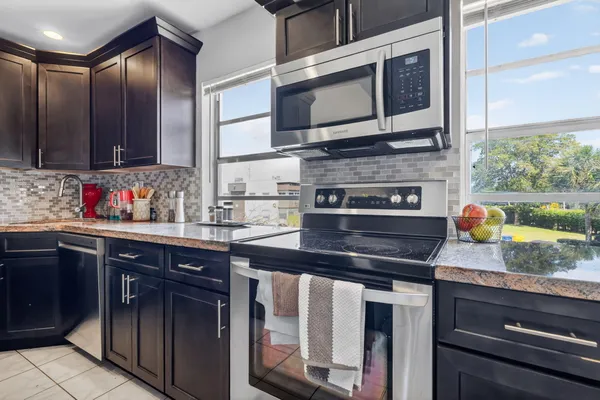 $1,900 | 48 Burgundy Avenue, Unit A, Delray Beach, FL 33484