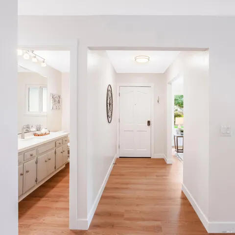 $1,395,000 | 1060 Oakmont Court, Napa, CA 94559