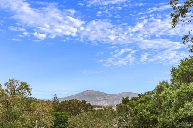 $1,395,000 | 1060 Oakmont Court, Napa, CA 94559