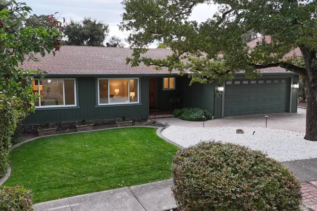 $1,395,000 | 1060 Oakmont Court, Napa, CA 94559