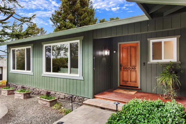 $1,395,000 | 1060 Oakmont Court, Napa, CA 94559