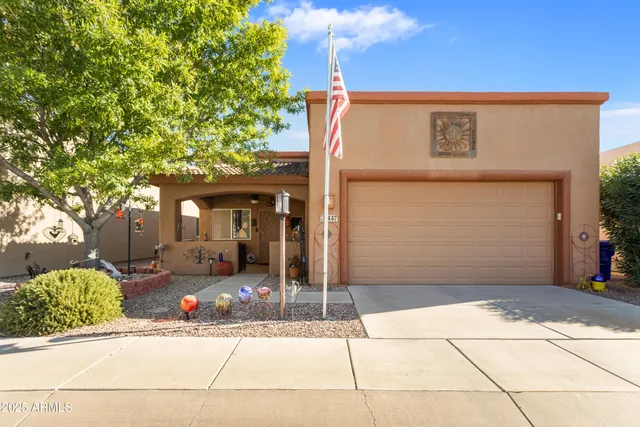 $238,000 | 447 South Meadowood Lane, Sierra Vista, AZ 85635