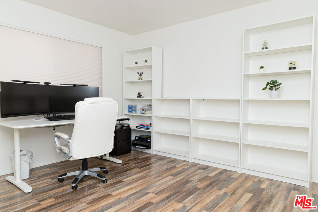 12000 Falcon Crest Way Porter Ranch, CA 91326 - Photo 11 of 44