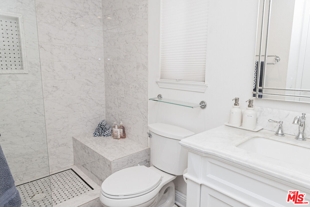 12000 Falcon Crest Way Porter Ranch, CA 91326 - Photo 12 of 44