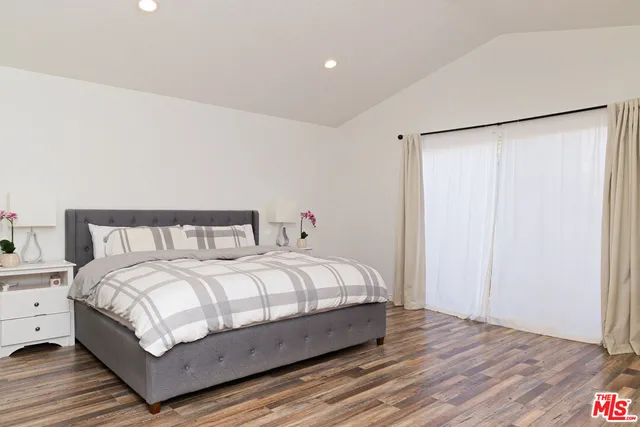 $1,399,000 | 12000 Falcon Crest Way, Porter Ranch, CA 91326