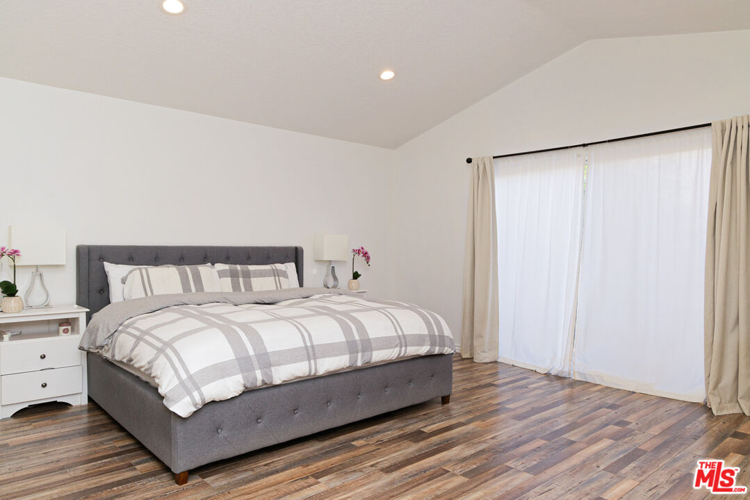 12000 Falcon Crest Way Porter Ranch, CA 91326 - Photo 15 of 44