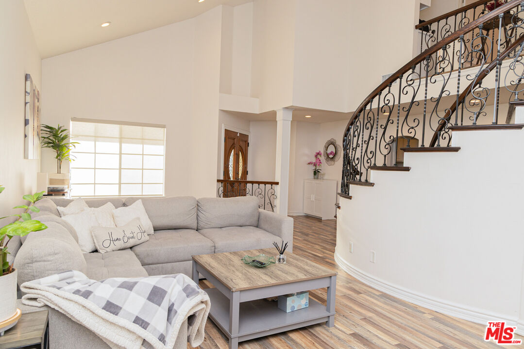 12000 Falcon Crest Way Porter Ranch, CA 91326 - Photo 2 of 44