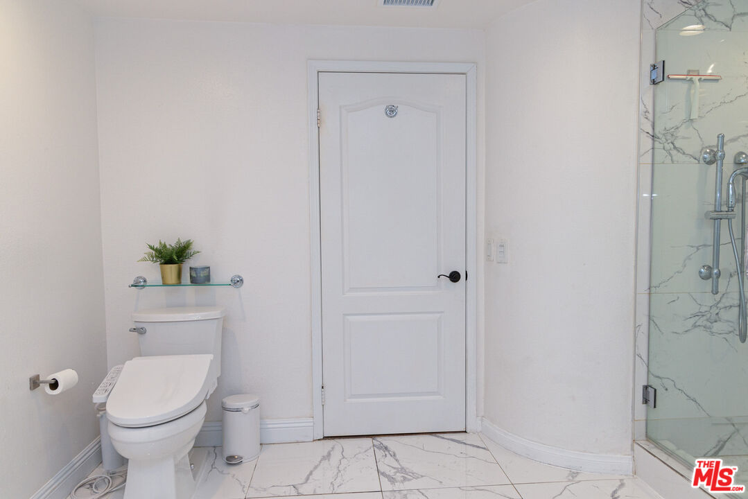 12000 Falcon Crest Way Porter Ranch, CA 91326 - Photo 21 of 44