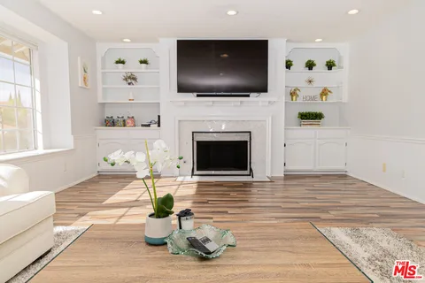 $1,399,000 | 12000 Falcon Crest Way, Porter Ranch, CA 91326