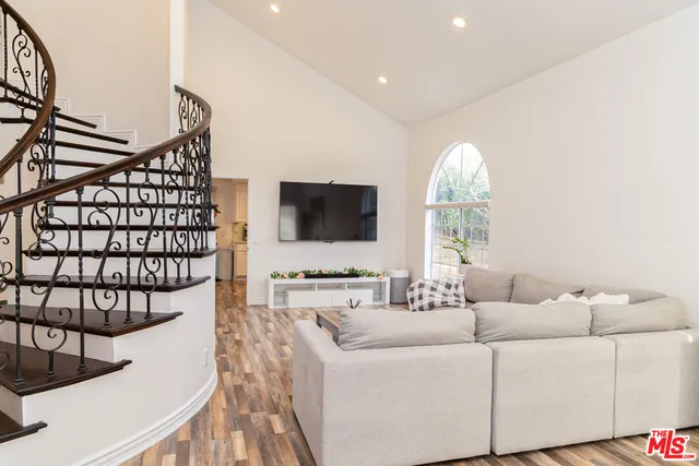 $1,399,000 | 12000 Falcon Crest Way, Porter Ranch, CA 91326