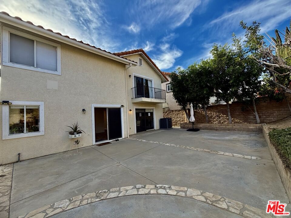 12000 Falcon Crest Way Porter Ranch, CA 91326 - Photo 33 of 47