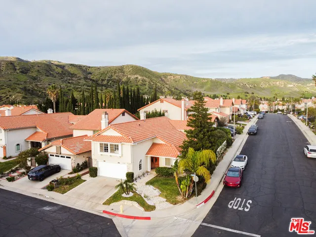 $1,399,000 | 12000 Falcon Crest Way, Porter Ranch, CA 91326