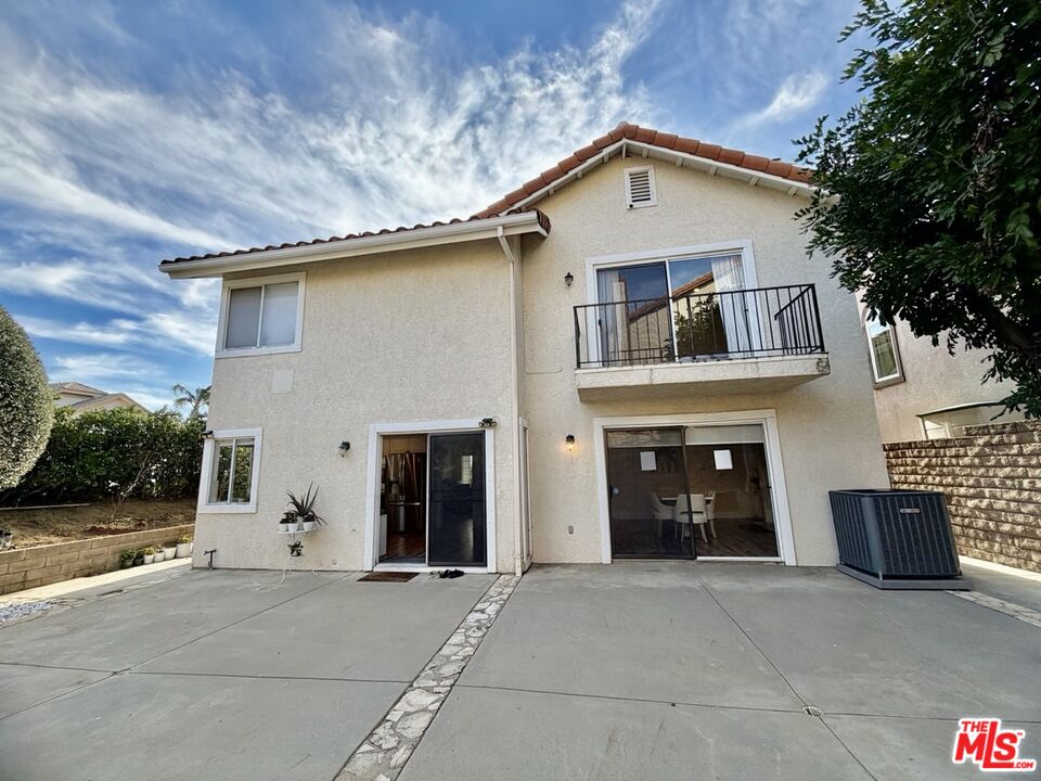 12000 Falcon Crest Way Porter Ranch, CA 91326 - Photo 34 of 47