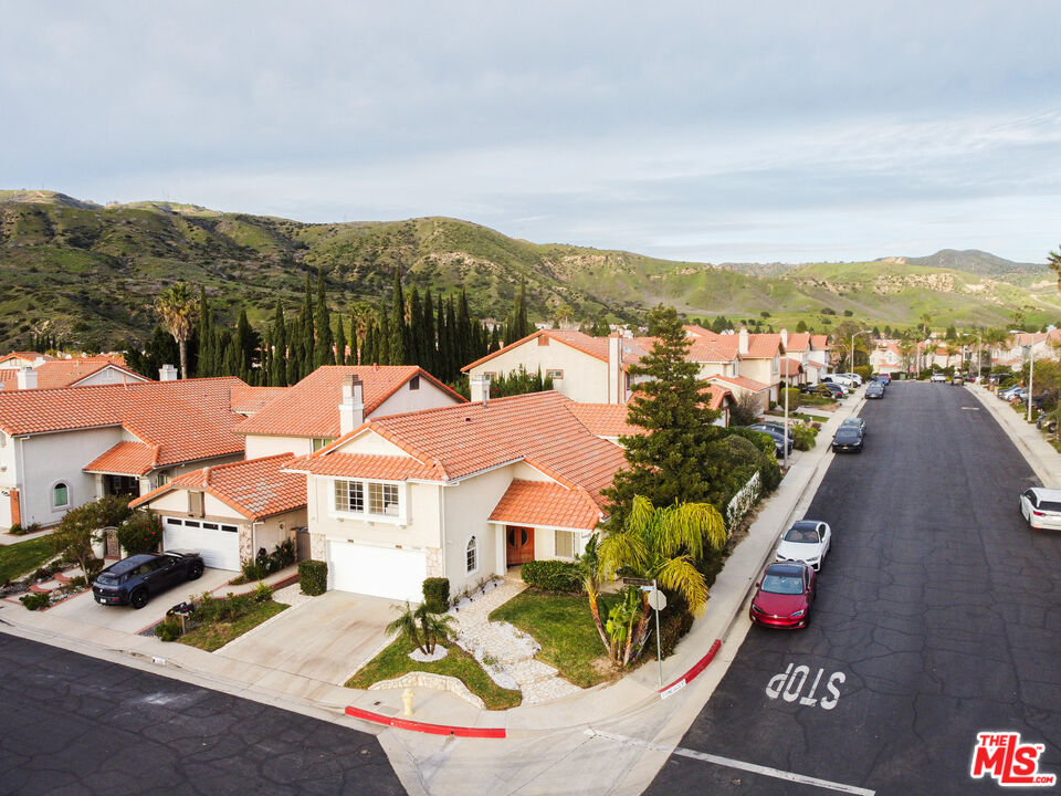 12000 Falcon Crest Way Porter Ranch, CA 91326 - Photo 37 of 47