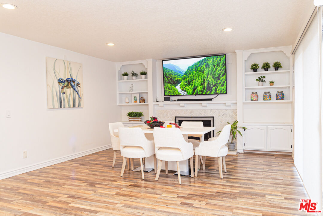 12000 Falcon Crest Way Porter Ranch, CA 91326 - Photo 8 of 44