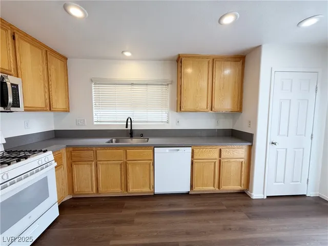 $1,995 | 6228 Mercer Valley Street, North Las Vegas, NV 89081