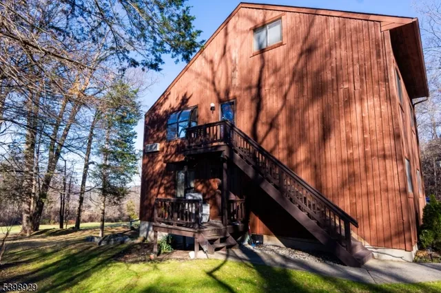 $240,000 | 10 Augusta Drive, Vernon, NJ 07462