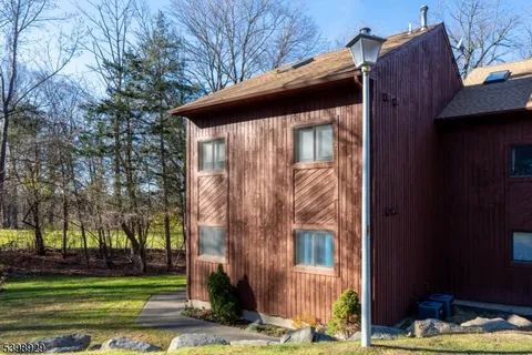 $240,000 | 10 Augusta Drive, Vernon, NJ 07462