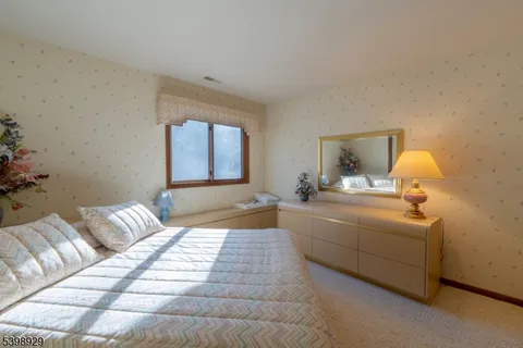 $240,000 | 10 Augusta Drive, Vernon, NJ 07462