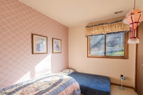 $240,000 | 10 Augusta Drive, Vernon, NJ 07462