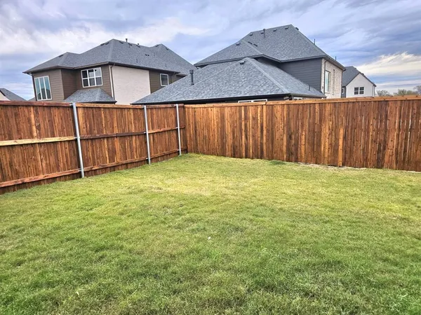 $2,300 | 629 Verona Drive, Weston, TX 75009