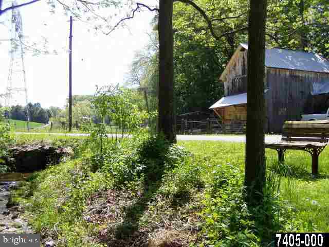 243 Center Road Airville, PA 17302 - Photo 8 of 8 Gallery Image 8