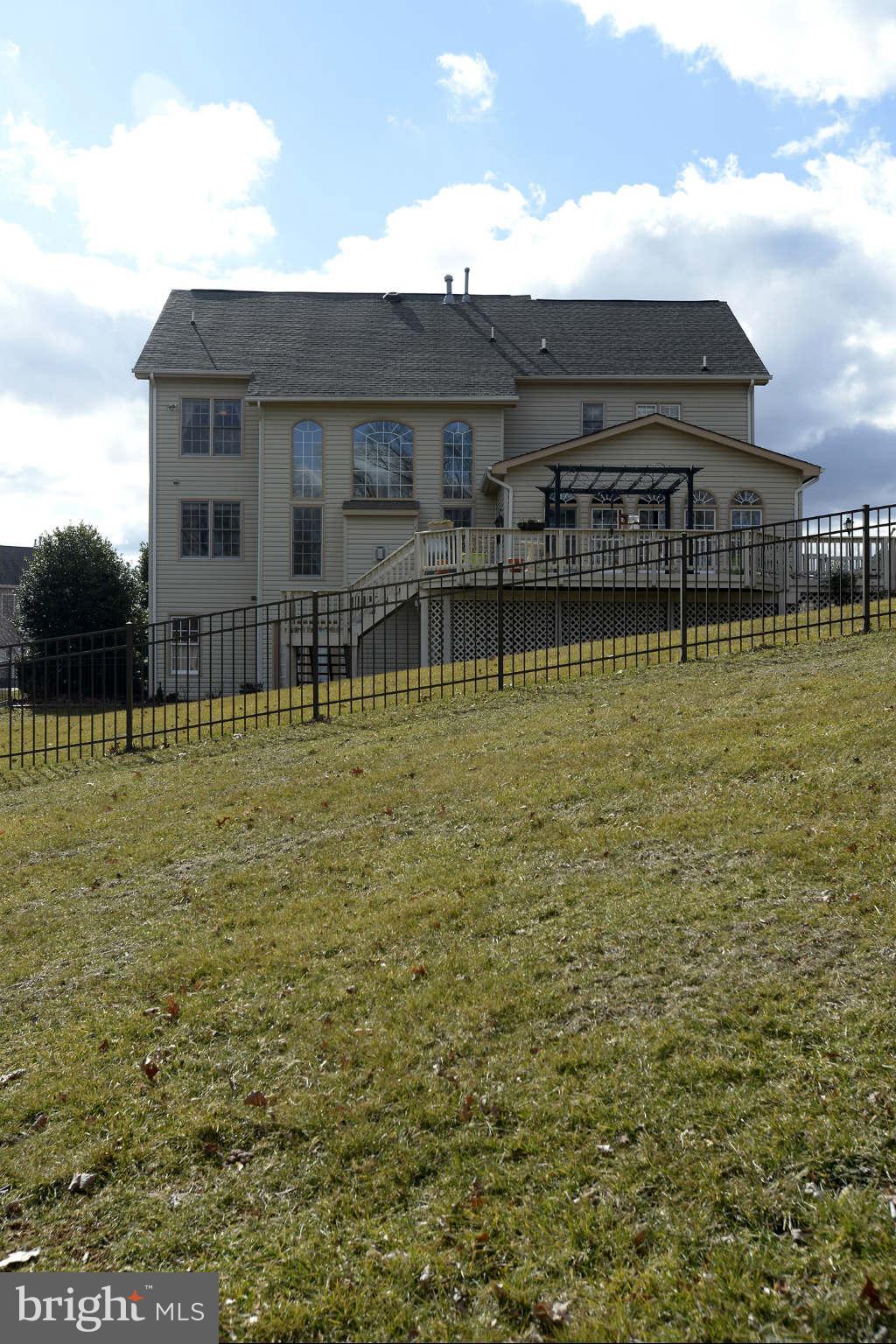 25107 Vista Ridge Road Laytonsville, MD 20882 - Photo 26 of 26 Exterior (Rear)
