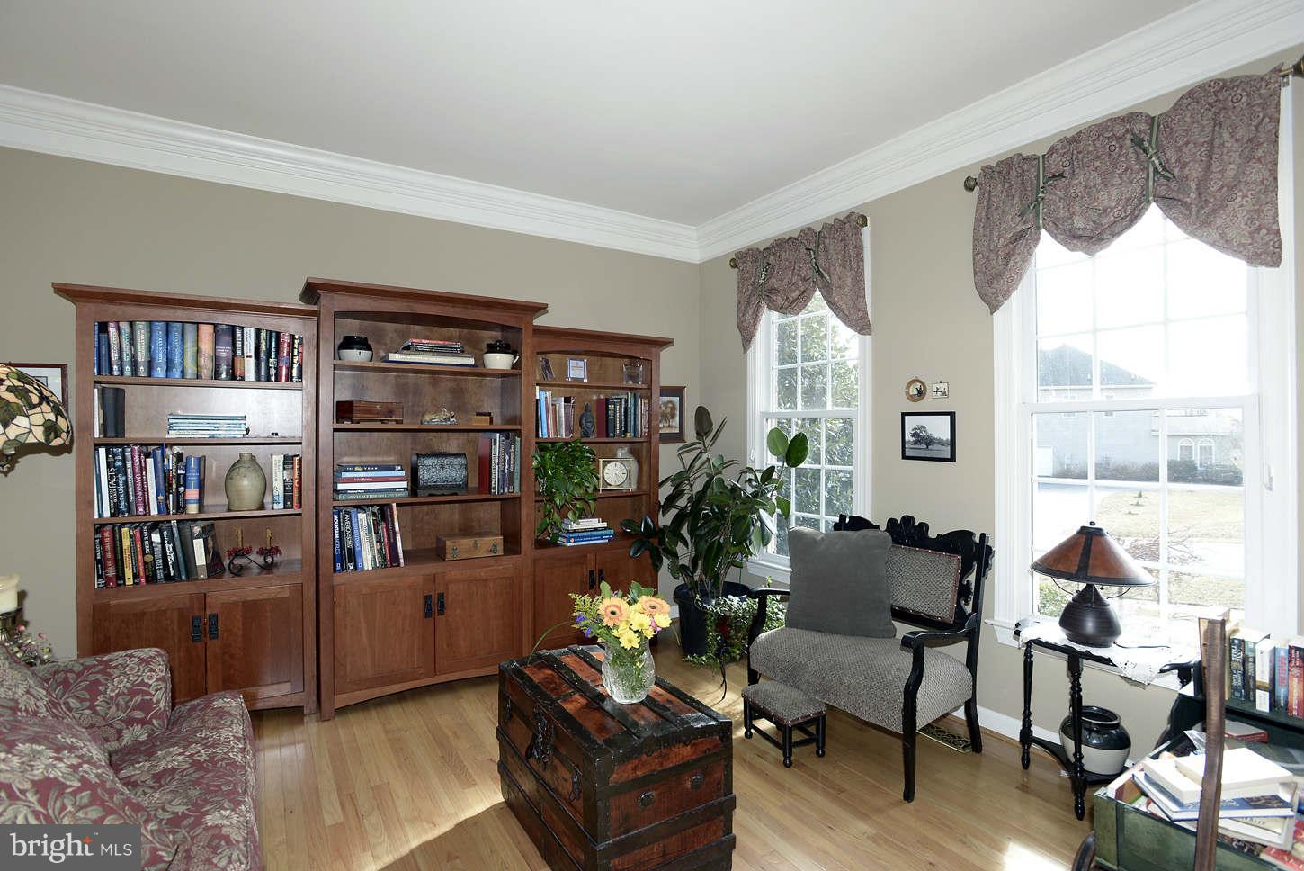 25107 Vista Ridge Road Laytonsville, MD 20882 - Photo 4 of 26 Living Room