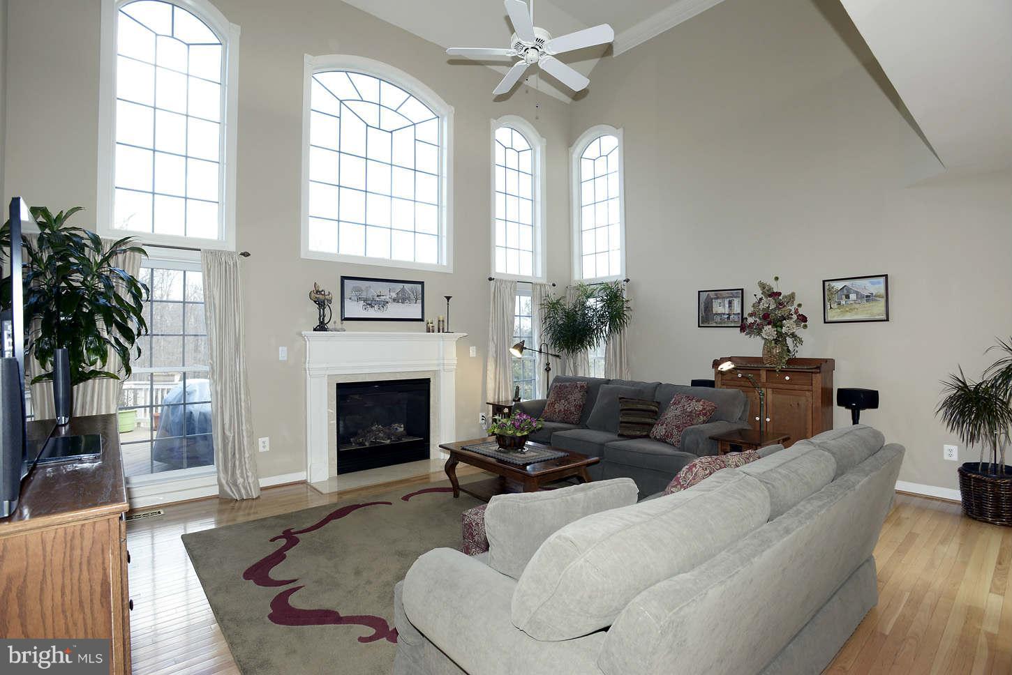 25107 Vista Ridge Road Laytonsville, MD 20882 - Photo 9 of 26 Family Room
