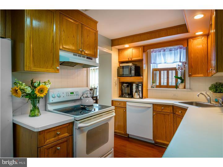 1717 Manor Road Havertown, PA 19083 - Photo 7 of 16
