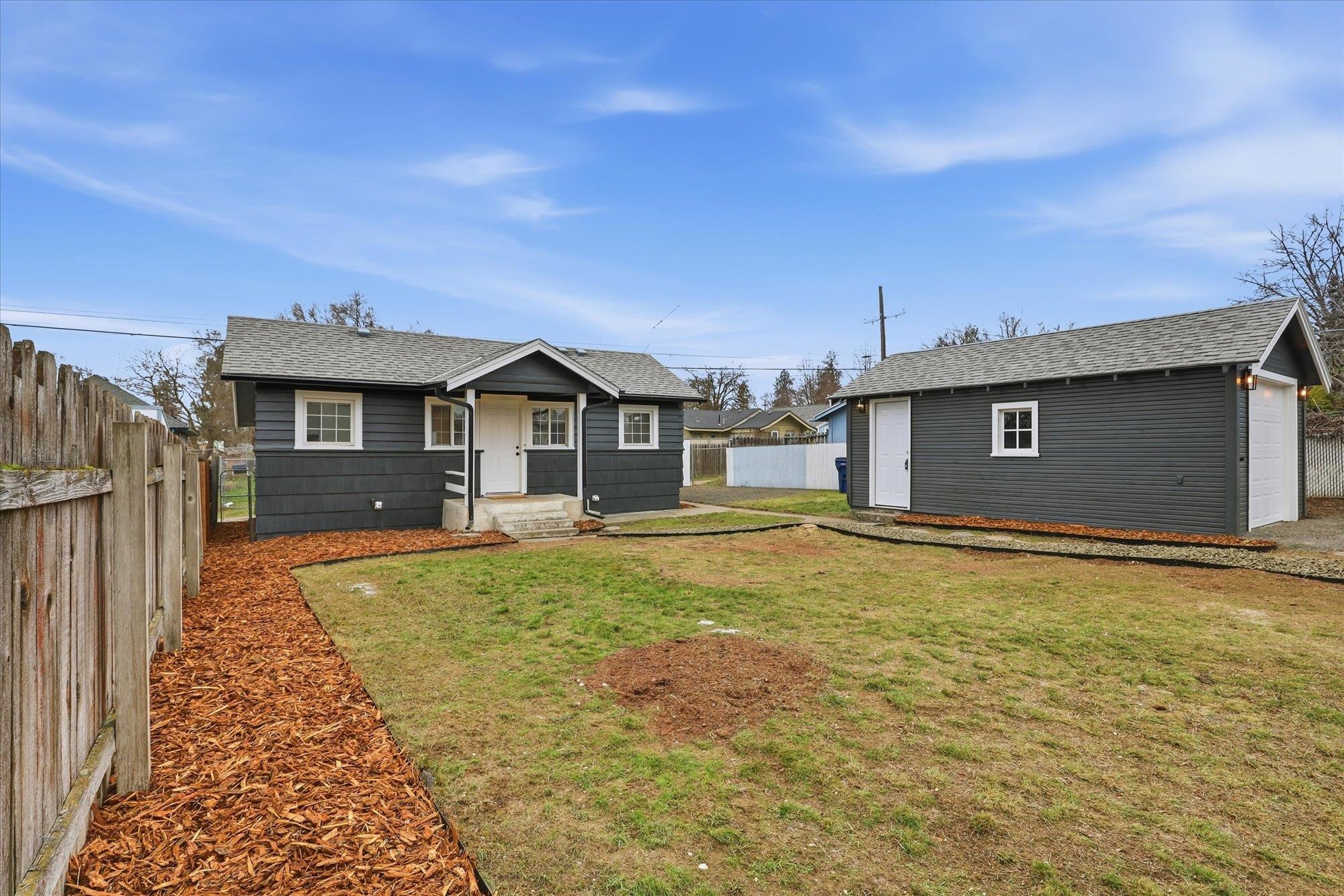 4011 North Calispel Street Spokane, WA 99205 - Photo 2 of 37