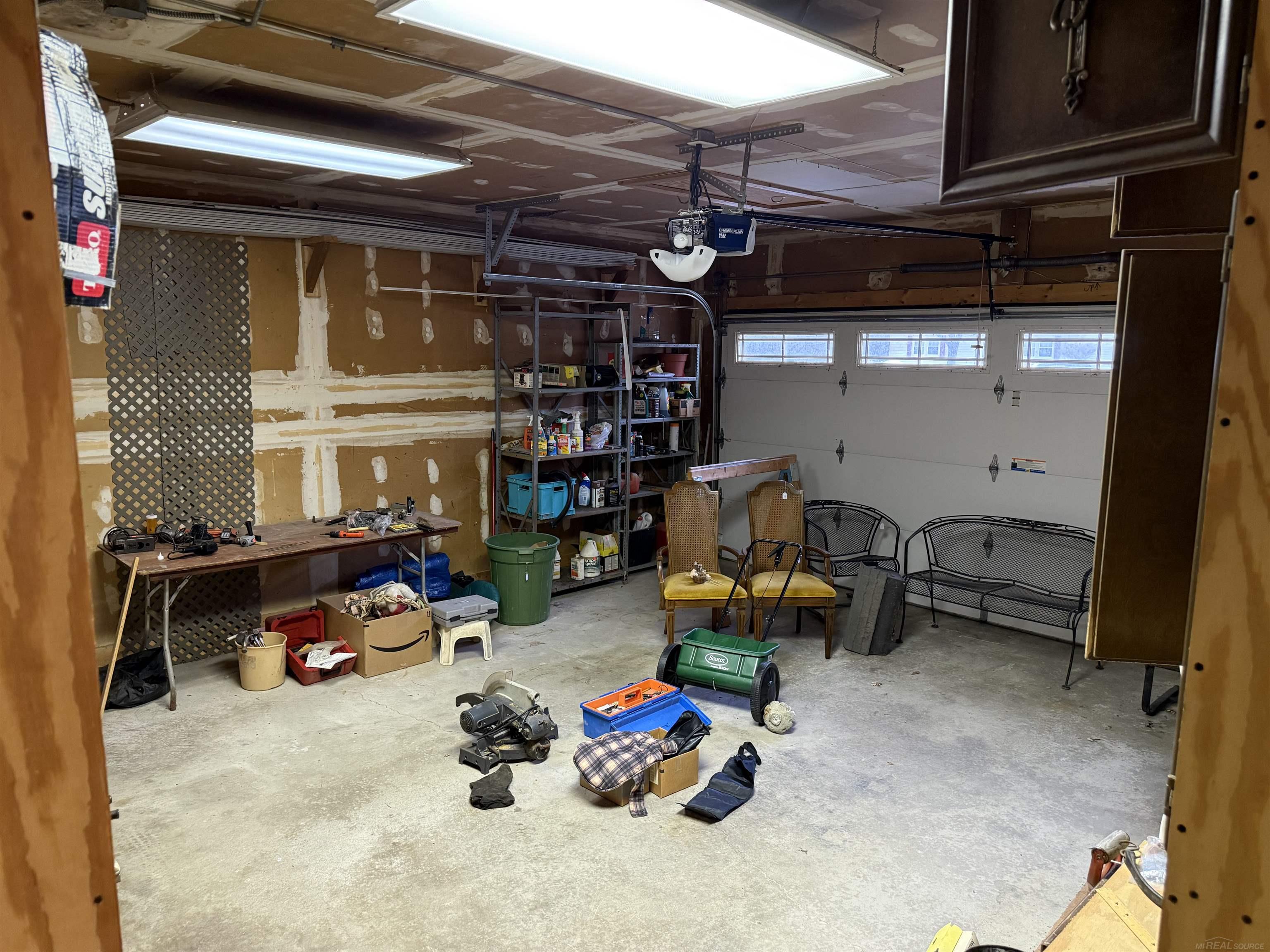3285 Spring Meadow Drive Rochester, MI 48306 - Photo 16 of 22 50199829-deed3198-c693-4ec5-9fd1-4af64a83b1bc.JPG