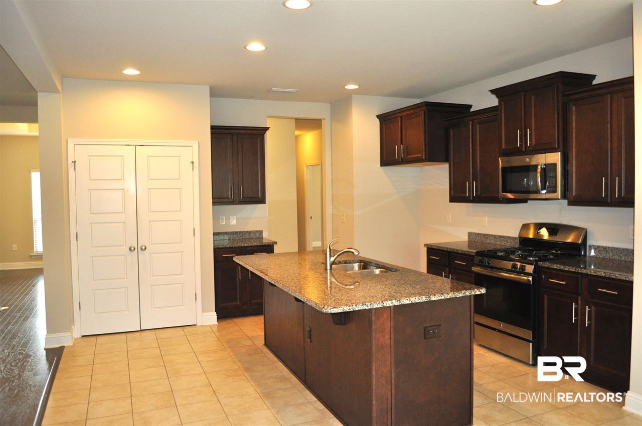 31543 Spoonbill Road Daphne, AL 36527 - Photo 8 of 19 Kitchen