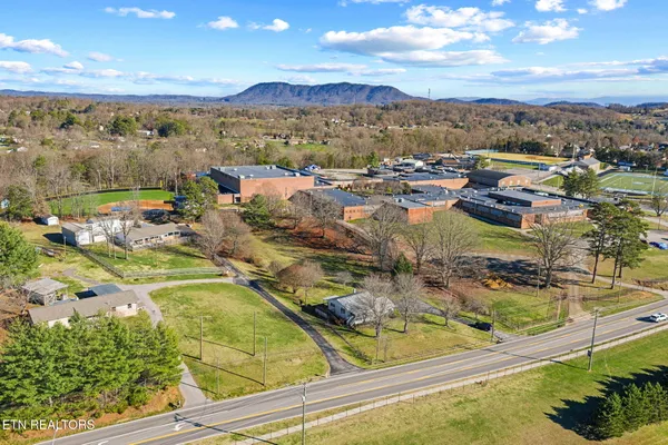 $424,900 | 7700 Tazewell Pike, Corryton, TN 37721