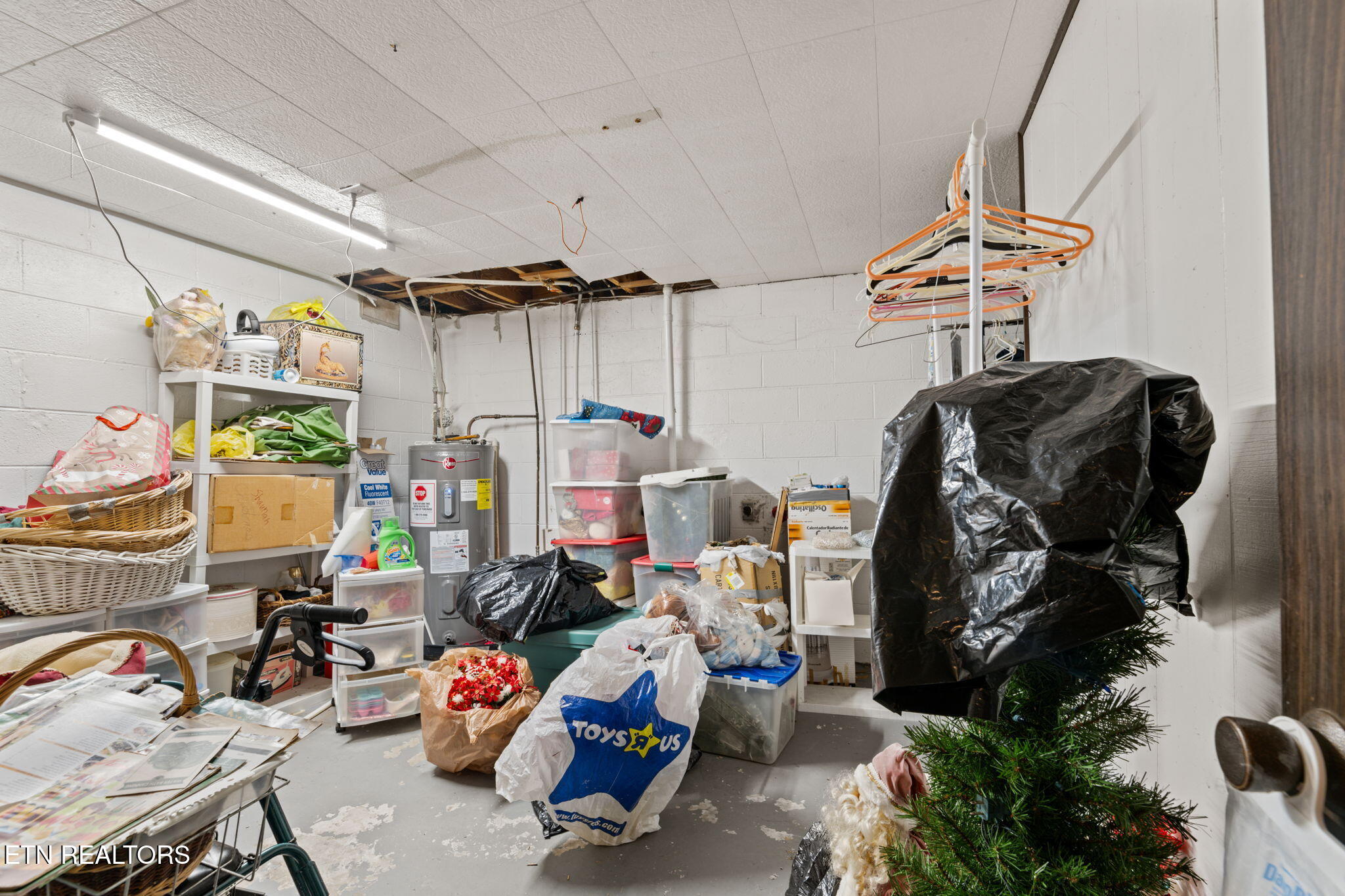 7700 Tazewell Pike Corryton, TN 37721 - Photo 21 of 23 34-web-or-mls-7700 Tazwell-3416