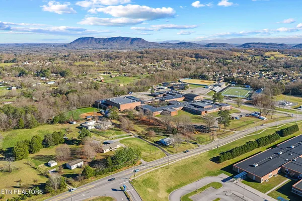 $424,900 | 7700 Tazewell Pike, Corryton, TN 37721